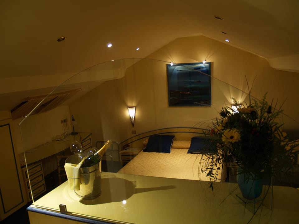 Minibar, in-room safe, individually furnished, desk