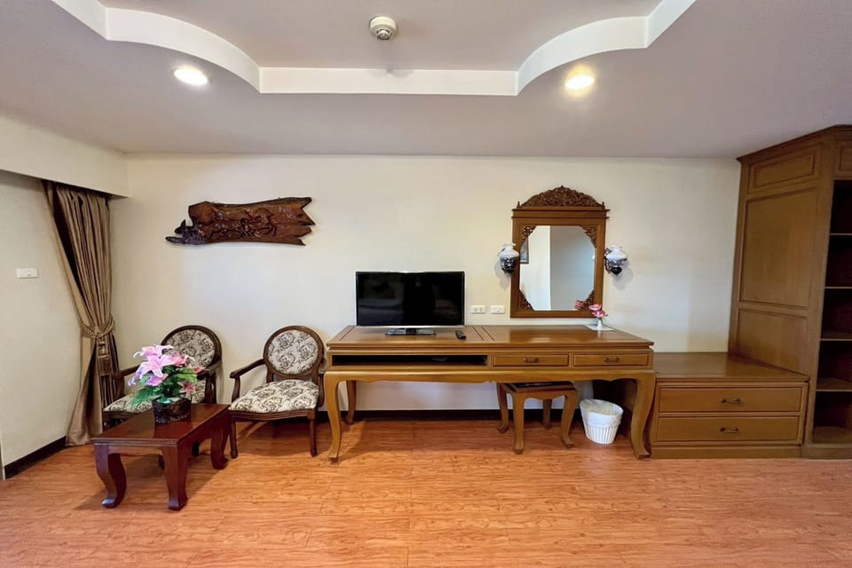 Desk, blackout drapes, travel crib, WiFi (free)