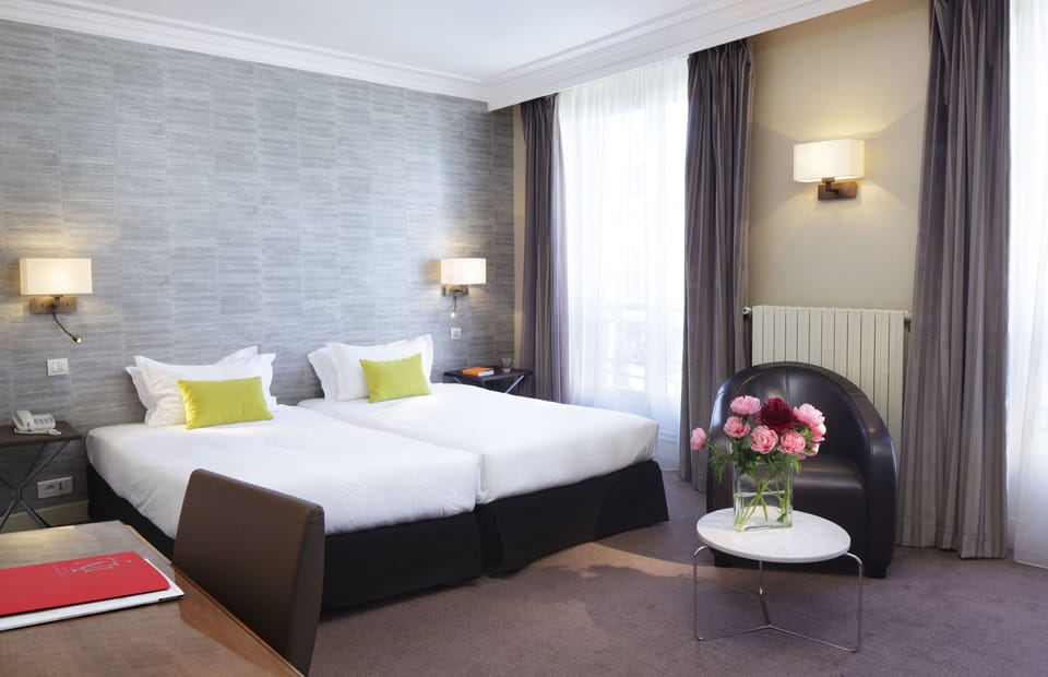 Triple Room | In-room safe, soundproofing, iron/ironing board, free WiFi
