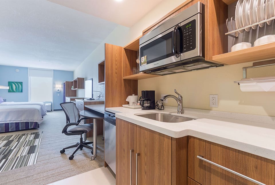 Studio, 2 Queen Beds, Non Smoking | Premium bedding, in-room safe, iron/ironing board, free WiFi