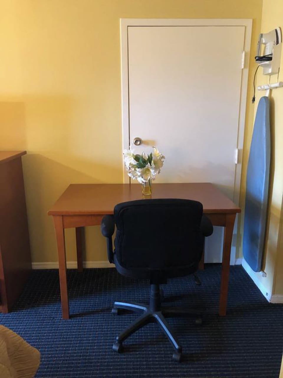 Desk, laptop workspace, iron/ironing board, free WiFi