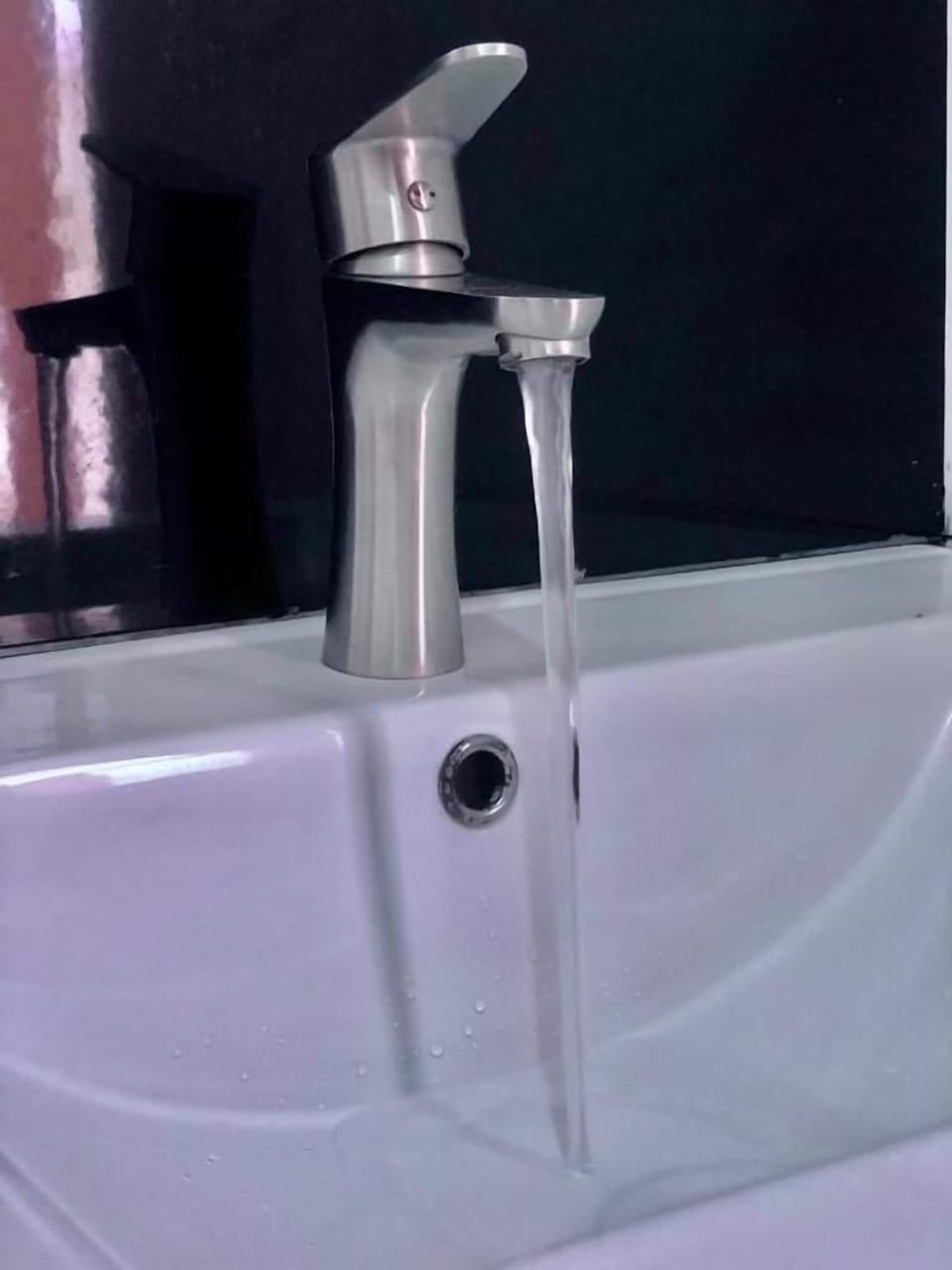 Deluxe Triple Room | Bathroom | Shower, rainfall showerhead, free toiletries, hair dryer