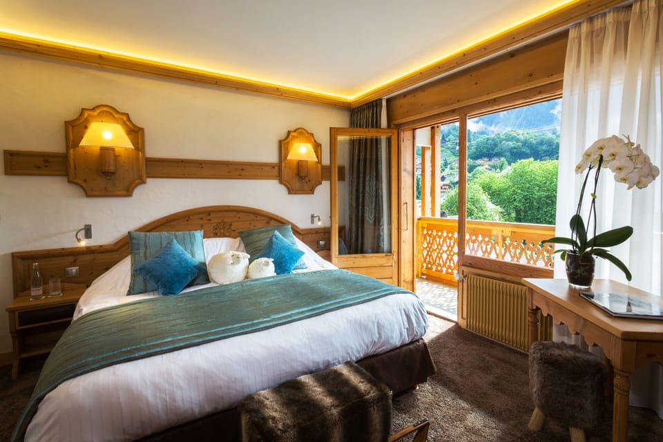 Suite | In-room safe, desk, soundproofing, free WiFi