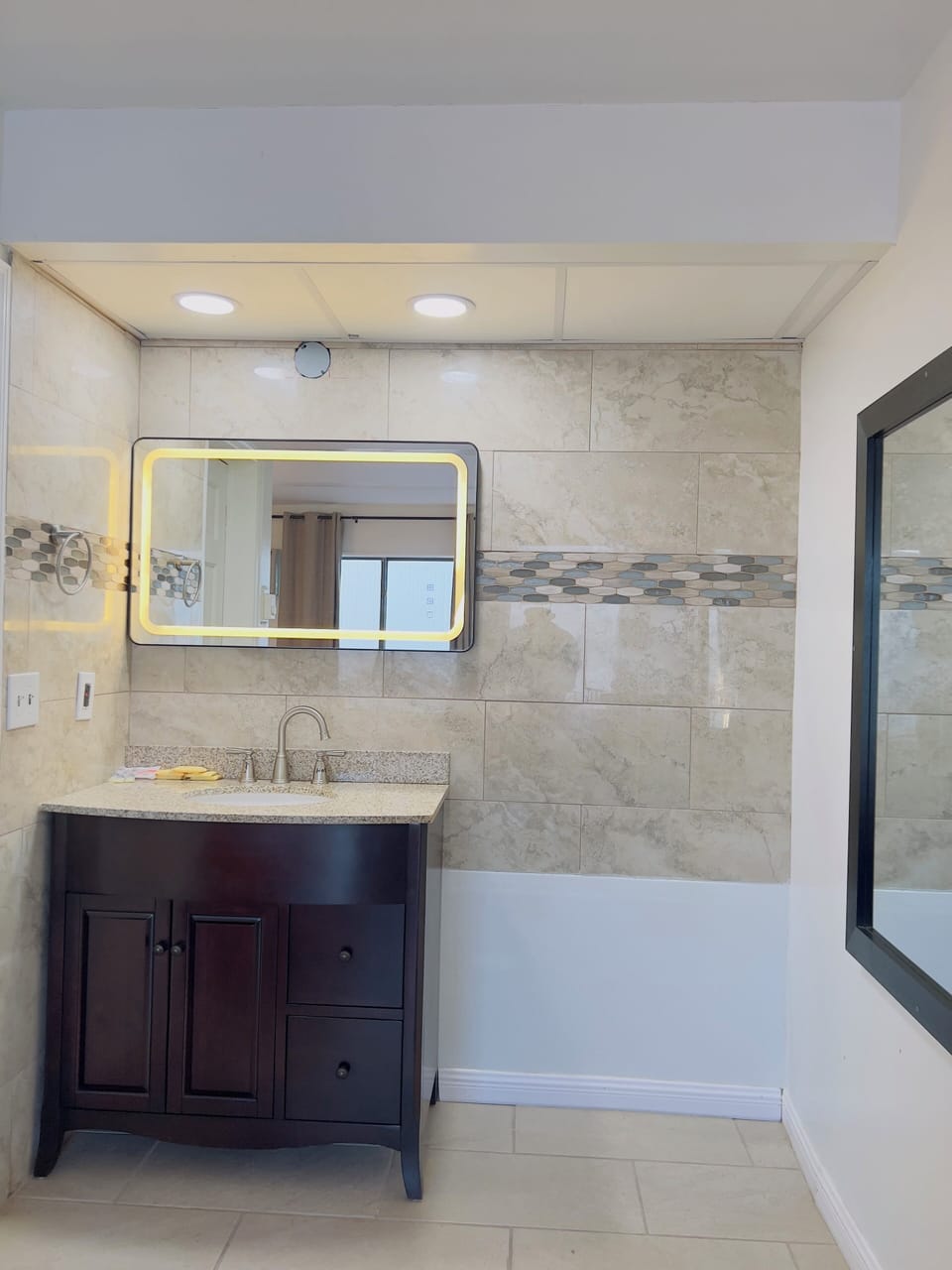 Standard Room | Bathroom | Combined shower/tub, free toiletries, towels