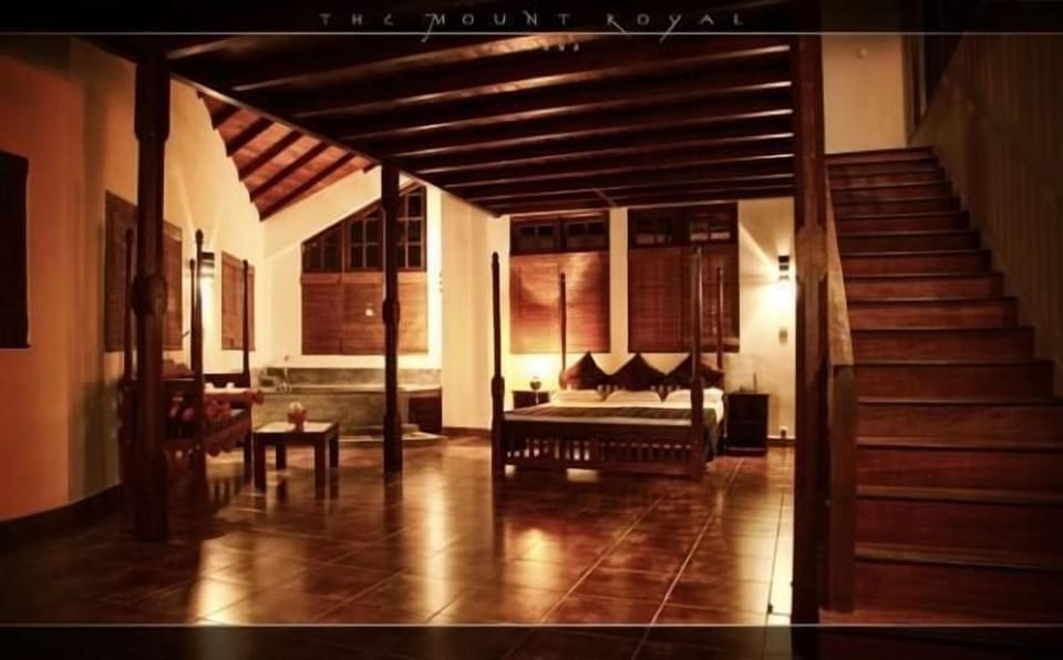 Family Room, Jetted Tub | Minibar, desk, bed sheets