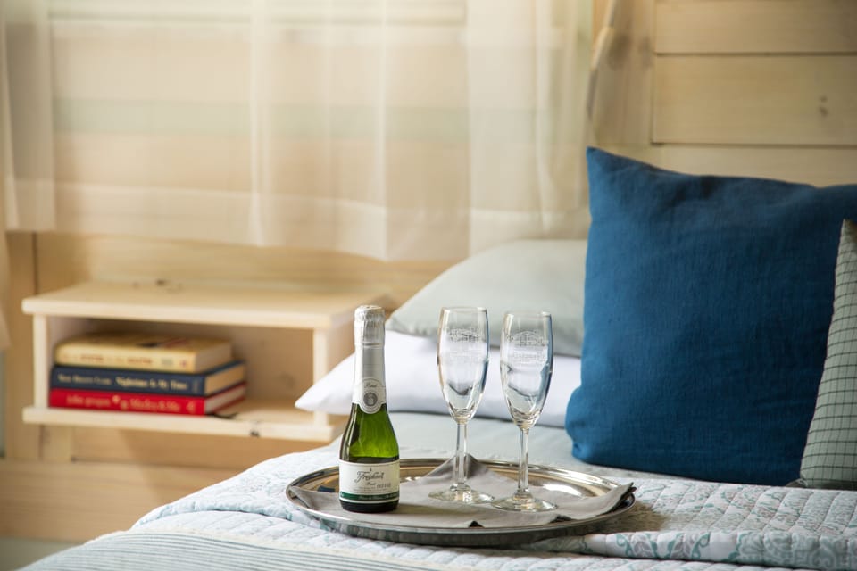 Nieves | In-room dining