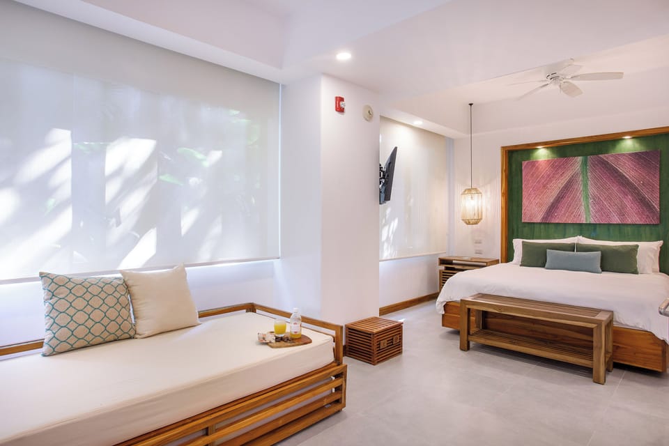 Garden Room | Premium bedding, minibar (free items), in-room safe, desk
