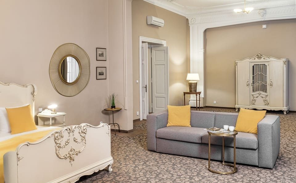 Superior Double Room | Hypo-allergenic bedding, in-room safe, desk, iron/ironing board