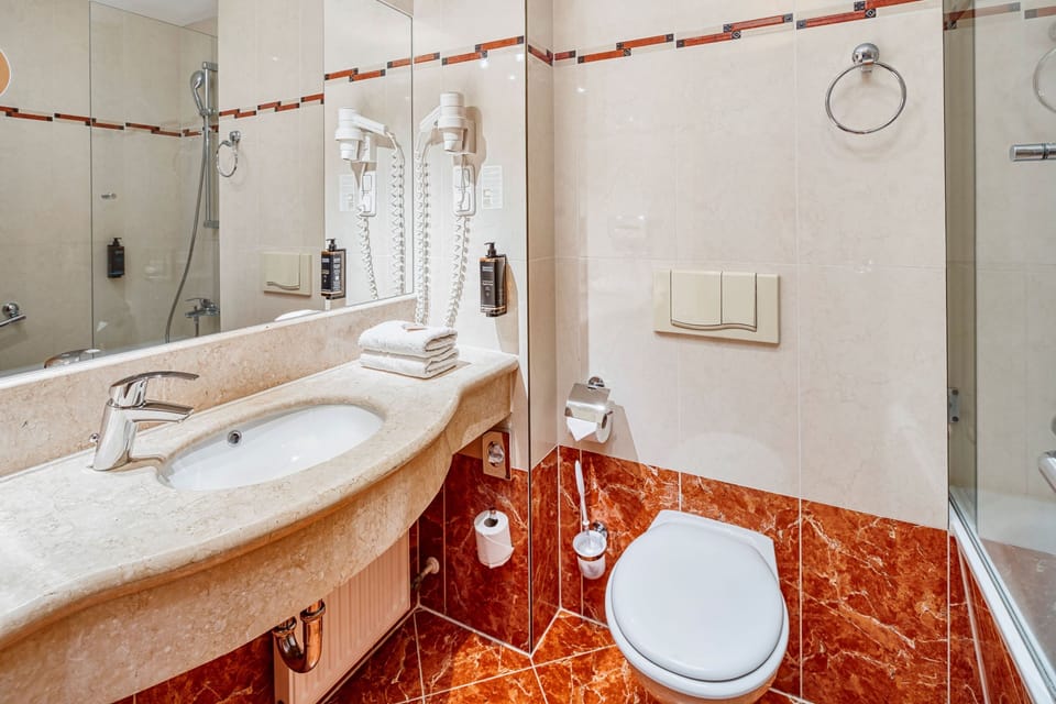 Rainfall showerhead, hair dryer, towels, soap