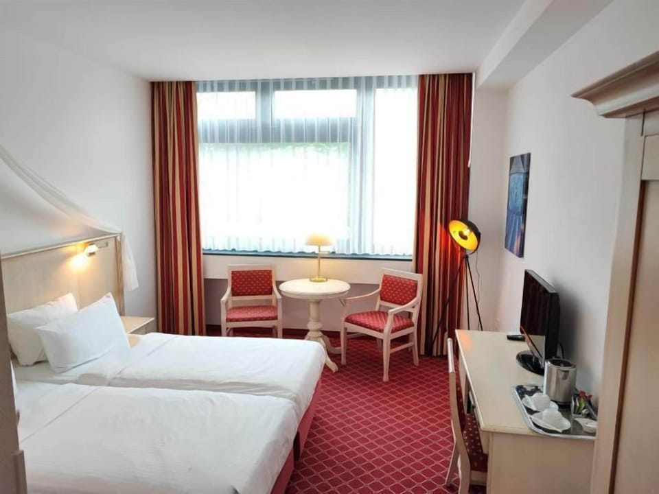 Superior Room | Minibar, in-room safe, desk, soundproofing