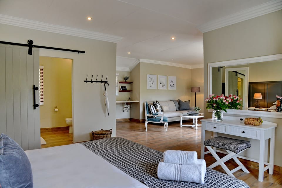 Deluxe Room (Deluxe Suite) | Premium bedding, minibar, in-room safe, desk