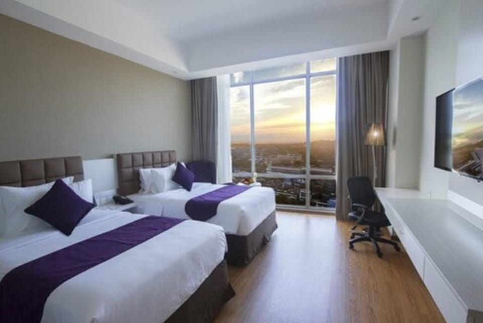 Minibar, in-room safe, desk, blackout drapes
