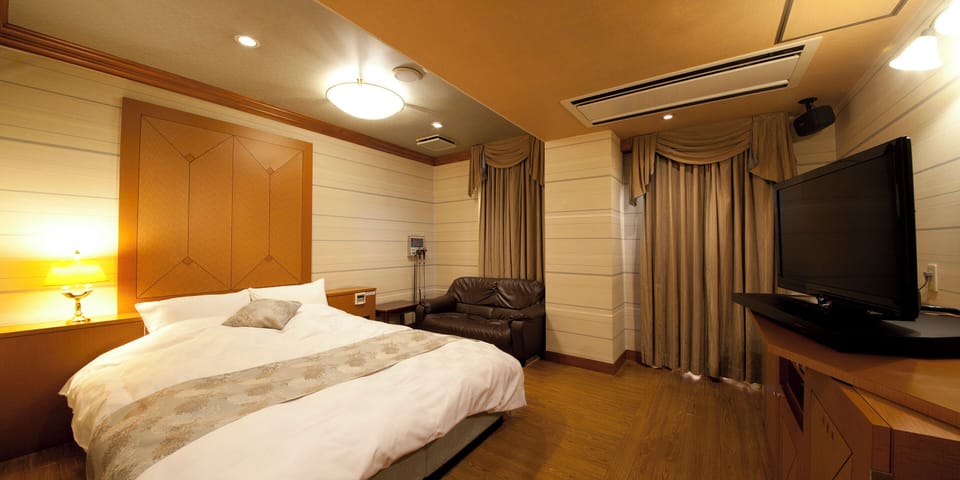 Standard Double Room | Desk, soundproofing, free WiFi, bed sheets