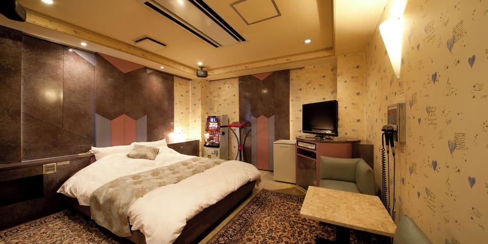 Standard Double Room | Desk, soundproofing, free WiFi, bed sheets
