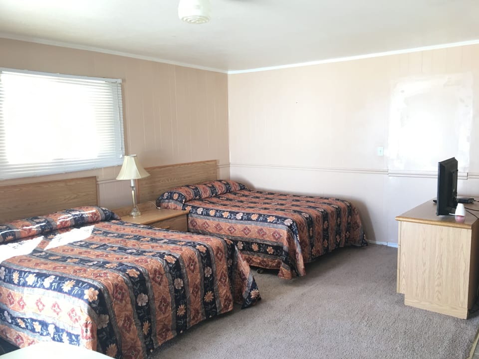 Economy Double Room, 2 Queen Beds, Kitchenette | Desk, WiFi (free)