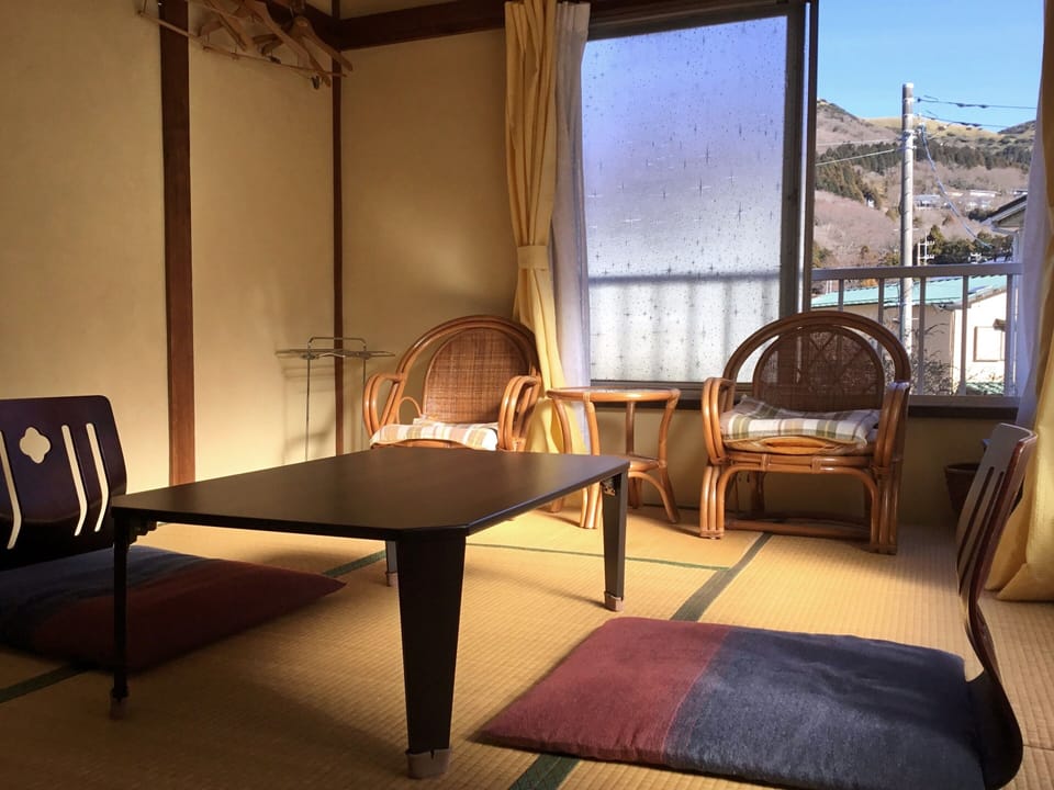 Japanese Style 6 Tatami - Shared Bath | Free WiFi, bed sheets
