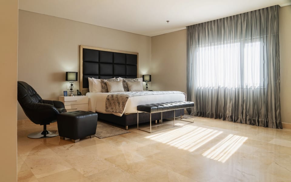 Presidential Suite | Premium bedding, minibar, in-room safe, desk