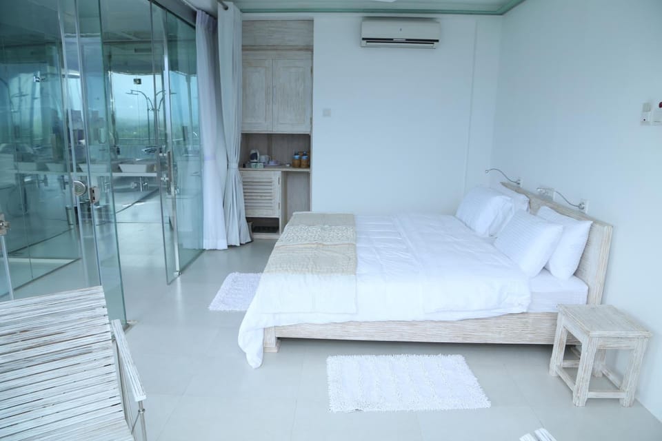 Grand Deluxe Double Room with Mountain View | 1 bedroom, premium bedding, minibar, in-room safe