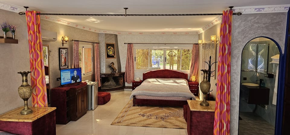 Suite | Egyptian cotton sheets, premium bedding, individually decorated