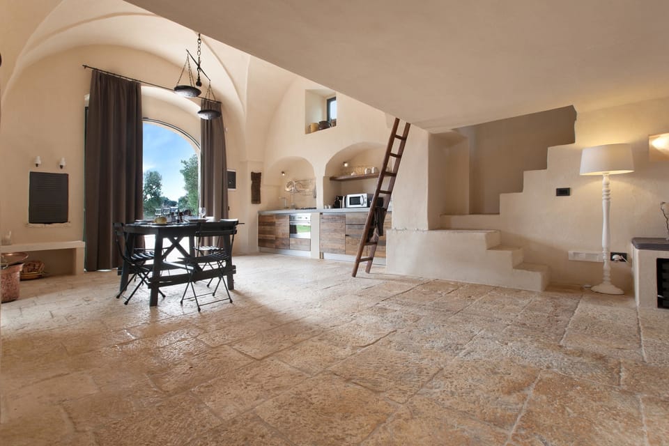 Traditional House, 1 Bedroom | Private kitchen | Full-size fridge, microwave, oven, stovetop