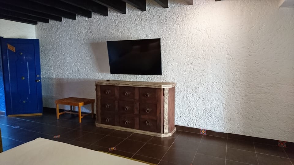 Superior Suite, 1 King Bed, Oceanfront | Desk, laptop workspace, blackout drapes, free WiFi