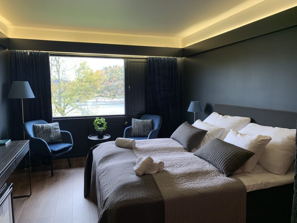 Family Double Room, Multiple Beds | Desk, free WiFi, bed sheets