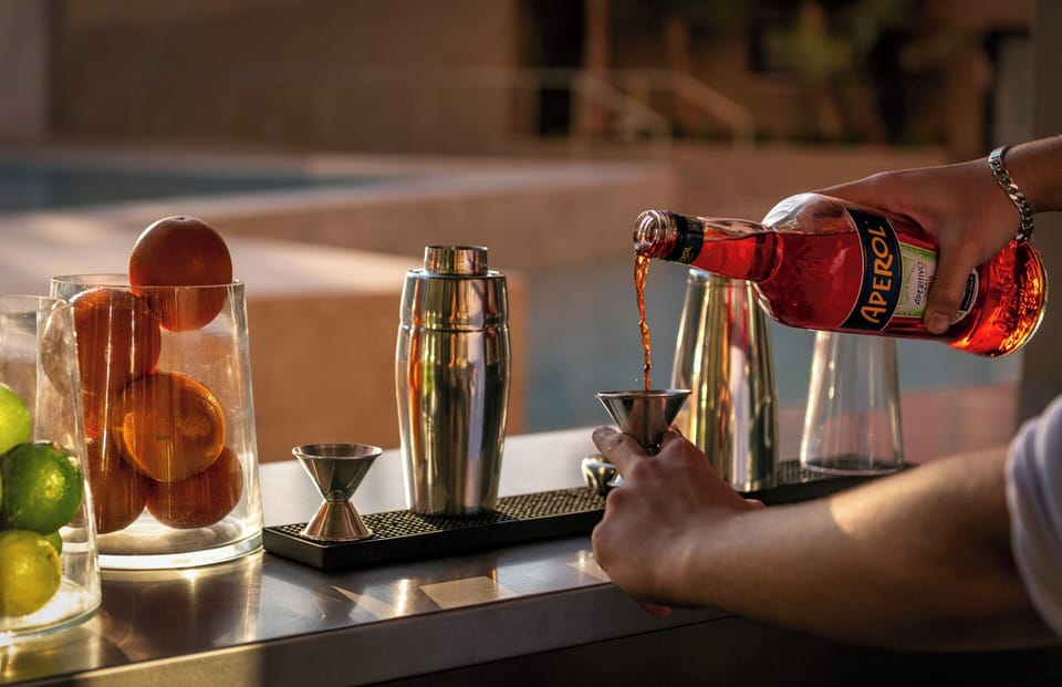 Poolside bar