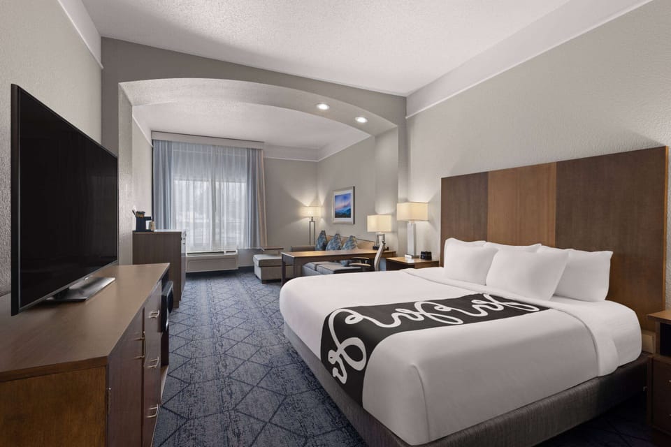 Suite, 1 King Bed, Accessible, Non Smoking (Mobility Accessible) | Premium bedding, pillowtop beds, desk, blackout drapes