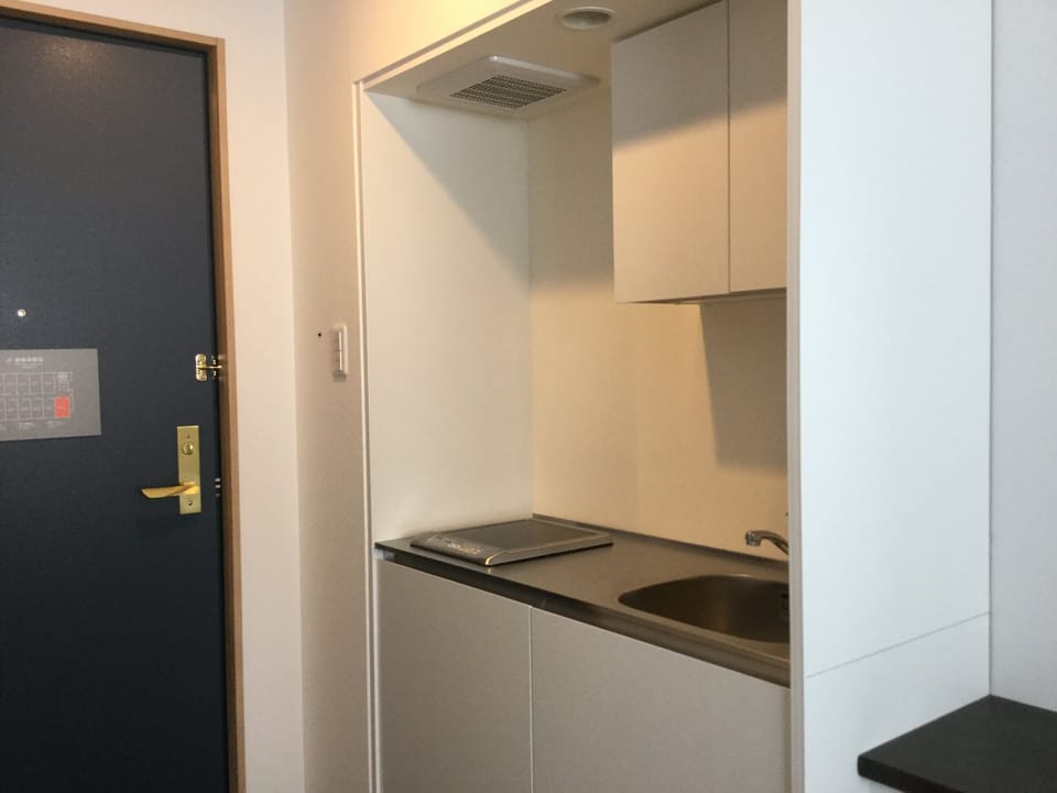 Superior Room, 1 Queen Bed, Non Smoking (with private kitchen) | Private kitchen | Fridge, microwave