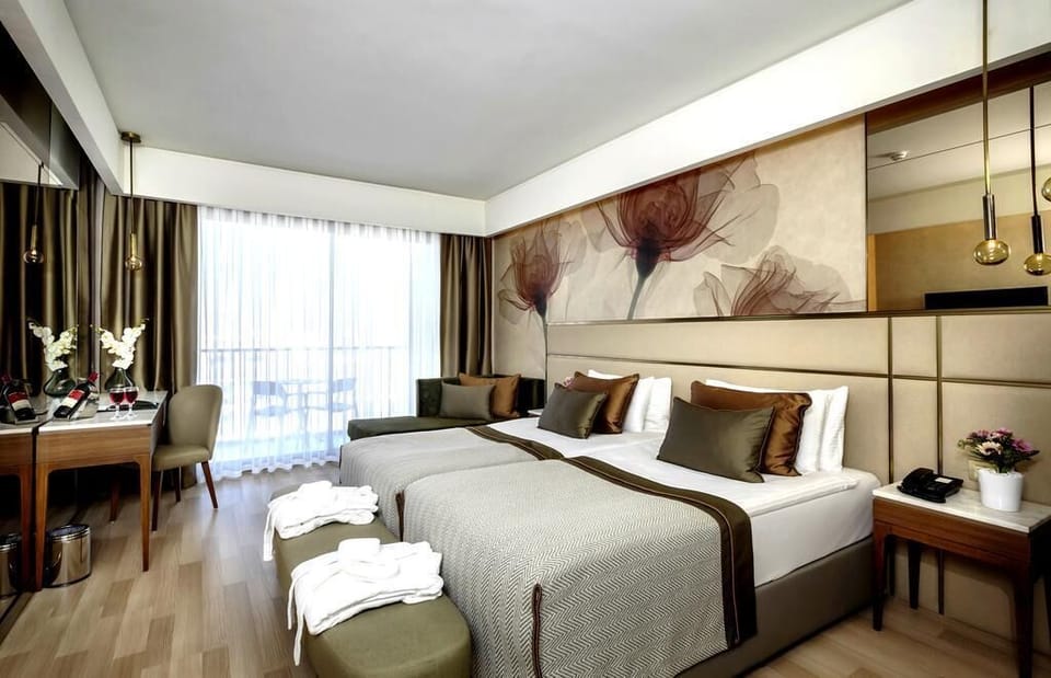 Premium bedding, free minibar, in-room safe, desk