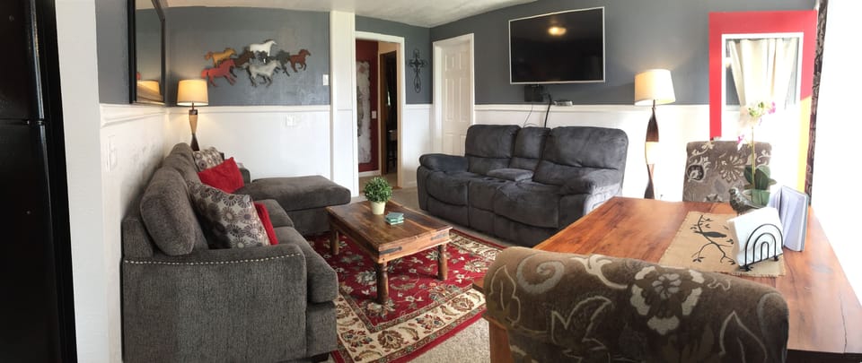 Premier Condo, 2 Bedrooms, Kitchen, Ocean View | Living area | Flat-screen TV
