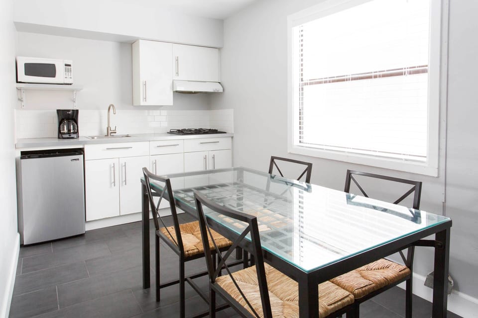 Double Queen With Kitchen | Desk, laptop workspace, iron/ironing board, free WiFi