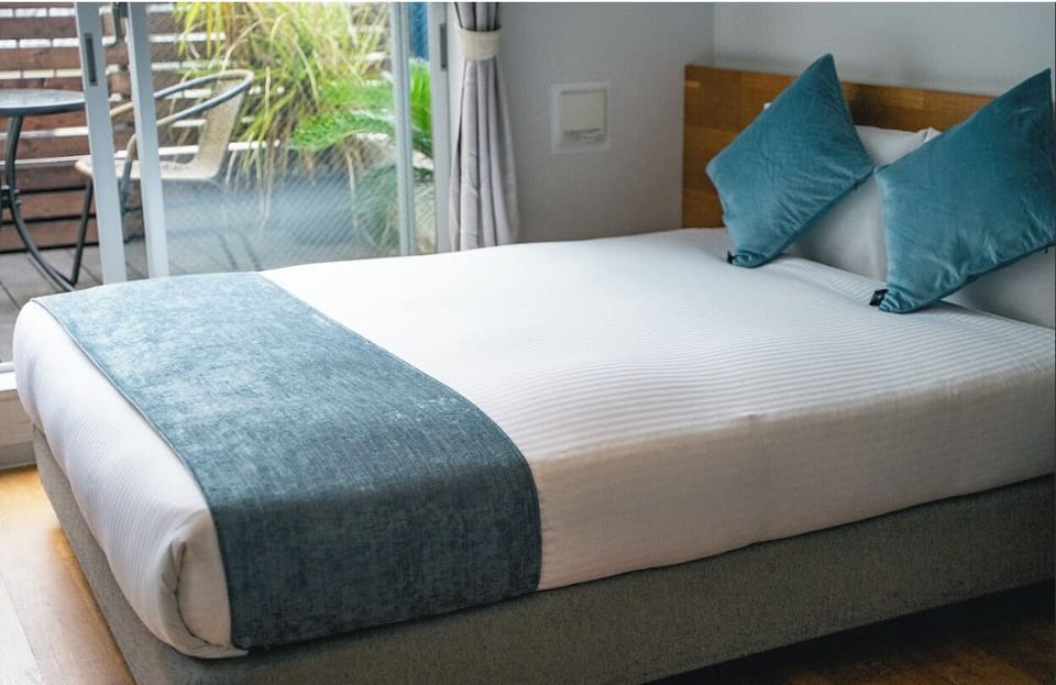 Double Private Room (ensuite) | In-room safe, soundproofing, iron/ironing board, free WiFi