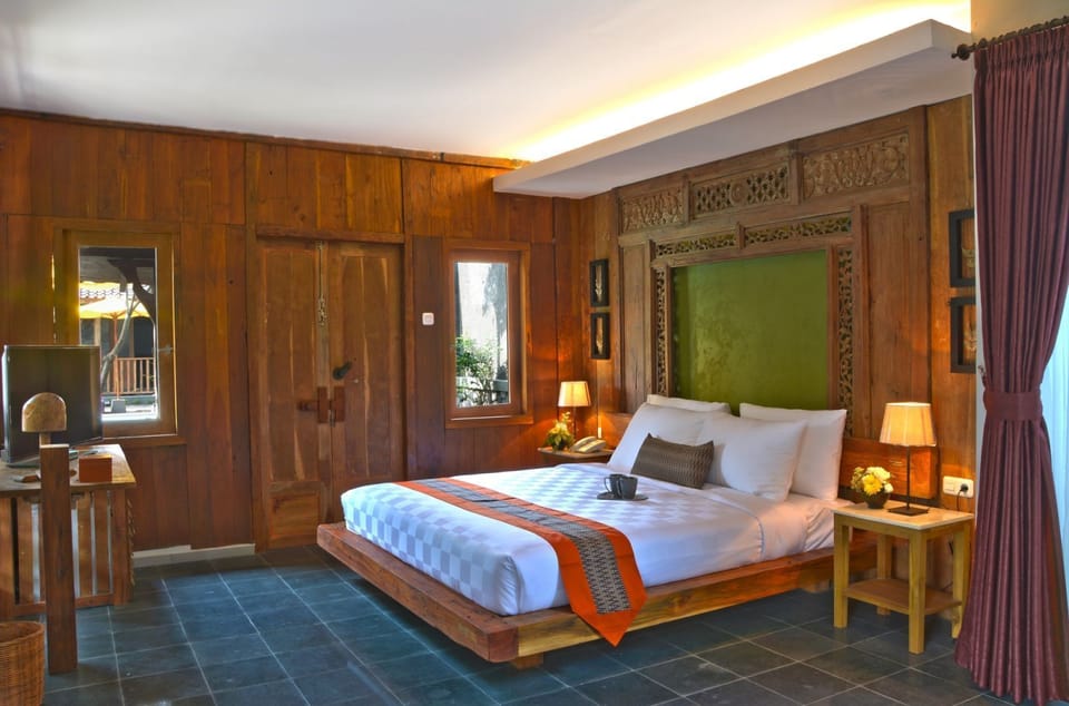 Deluxe Room | Premium bedding, minibar, desk, blackout drapes