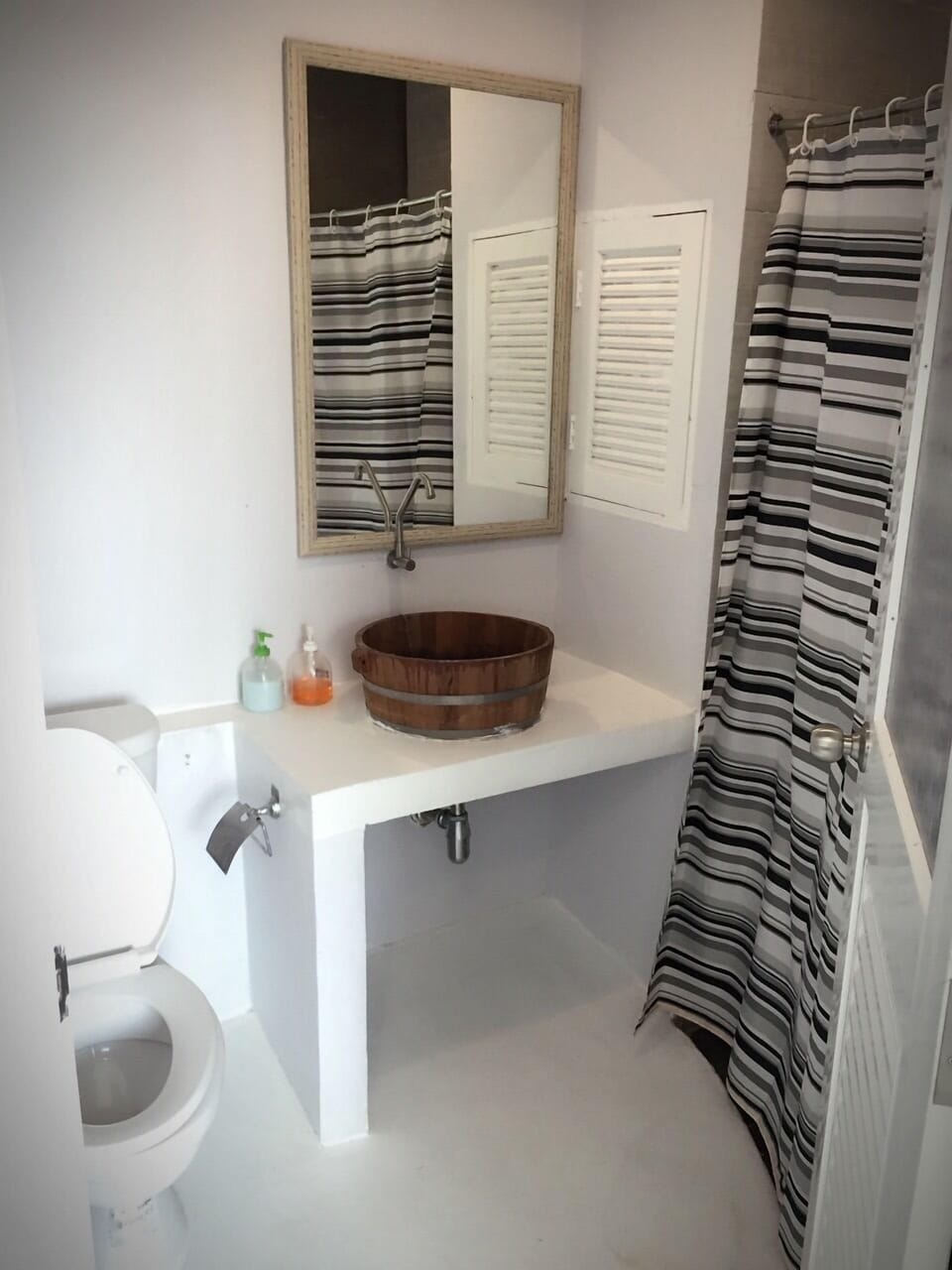 Superior Double Room | Bathroom | Shower, hair dryer, bidet, towels