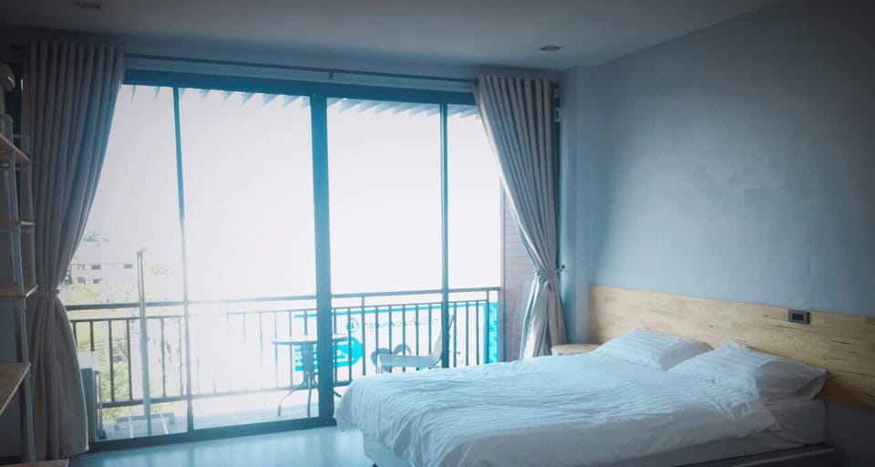 Iron/ironing board, rollaway beds, free WiFi, bed sheets