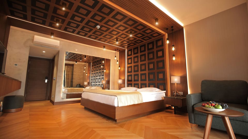 Minibar, desk, rollaway beds, free WiFi