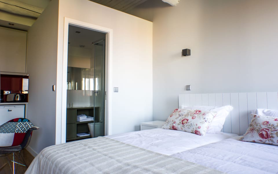 Studio (Vitória) | Soundproofing, iron/ironing board, free WiFi