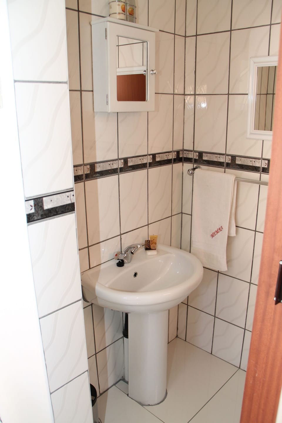 Standard Room | Bathroom sink