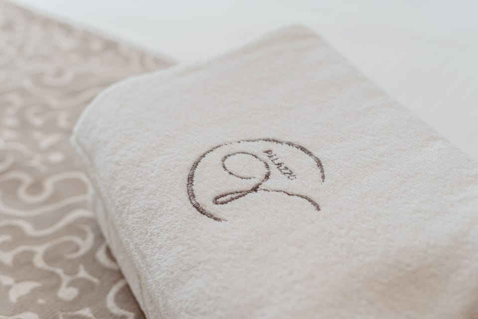 Suite, Annex Building (Violetta) | Premium bedding, minibar, in-room safe, desk