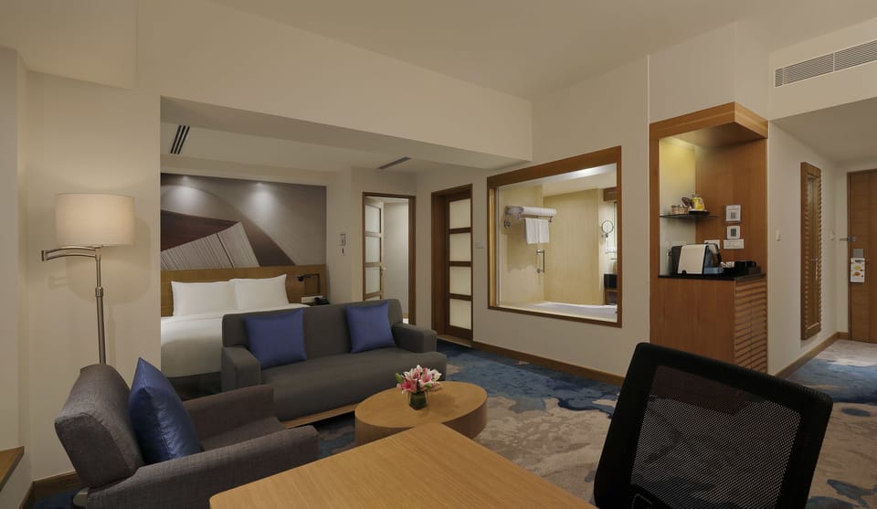 Junior Suite, 1 Queen Bed | Premium bedding, down comforters, pillowtop beds, minibar