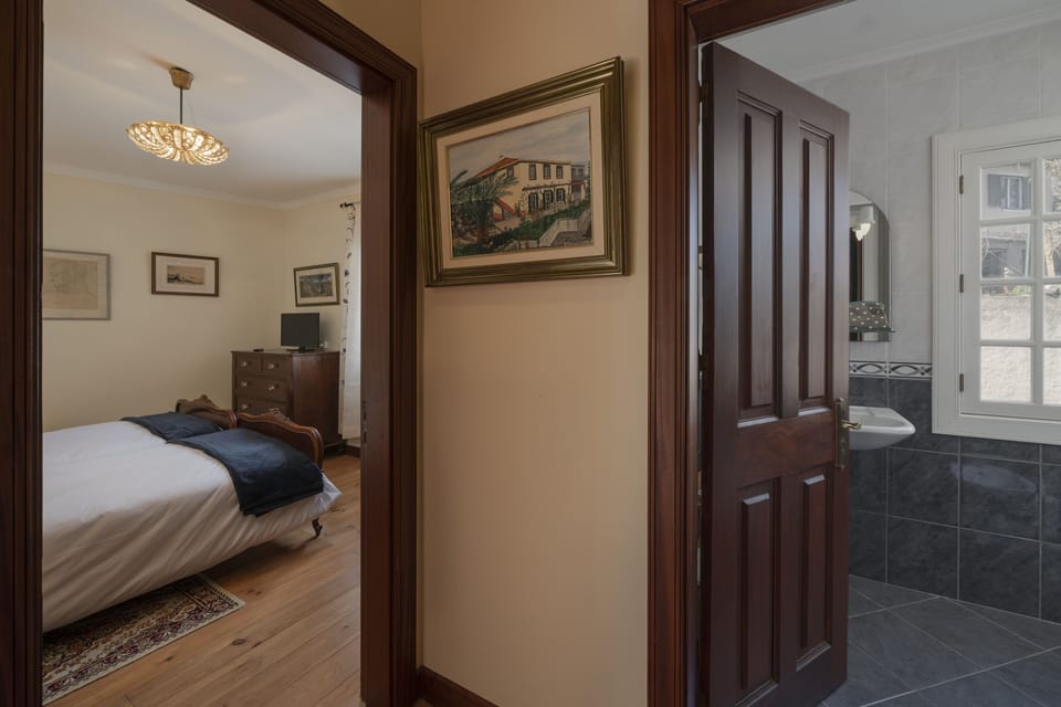 Twin Room | Egyptian cotton sheets, premium bedding, in-room safe, desk