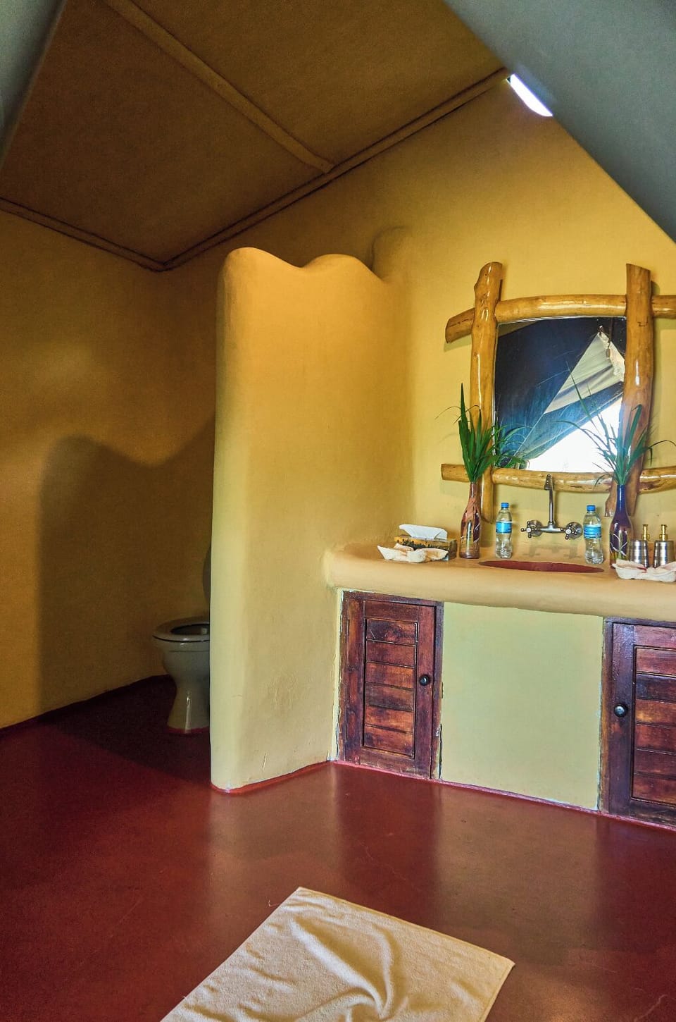 Deluxe Tent | Bathroom | Shower, free toiletries, towels