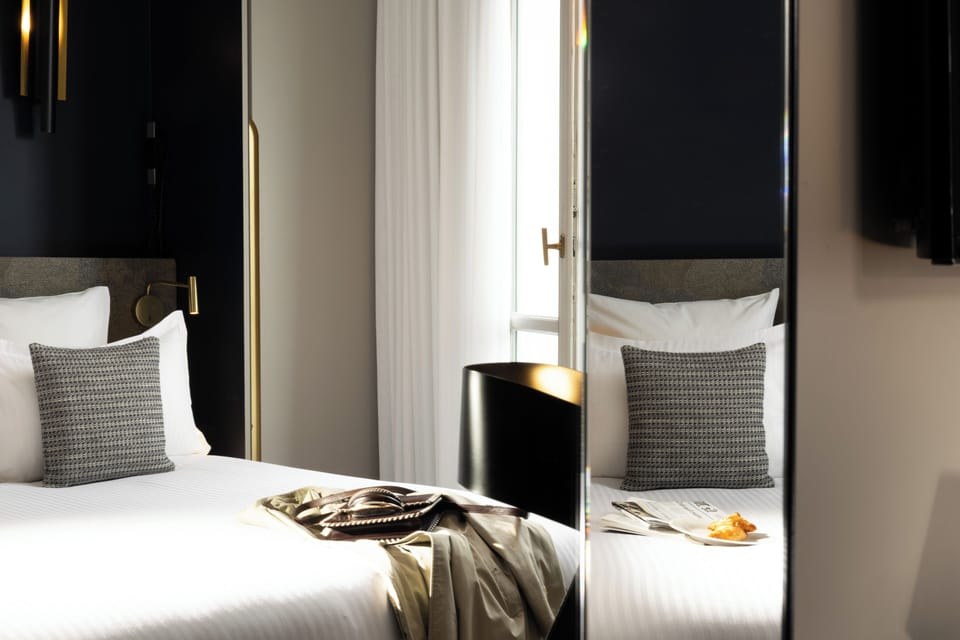 Superior Room, Balcony | Minibar, in-room safe, desk, soundproofing