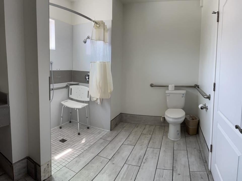 Room, 1 Queen Bed, Accessible | Iron/ironing board, free WiFi, bed sheets