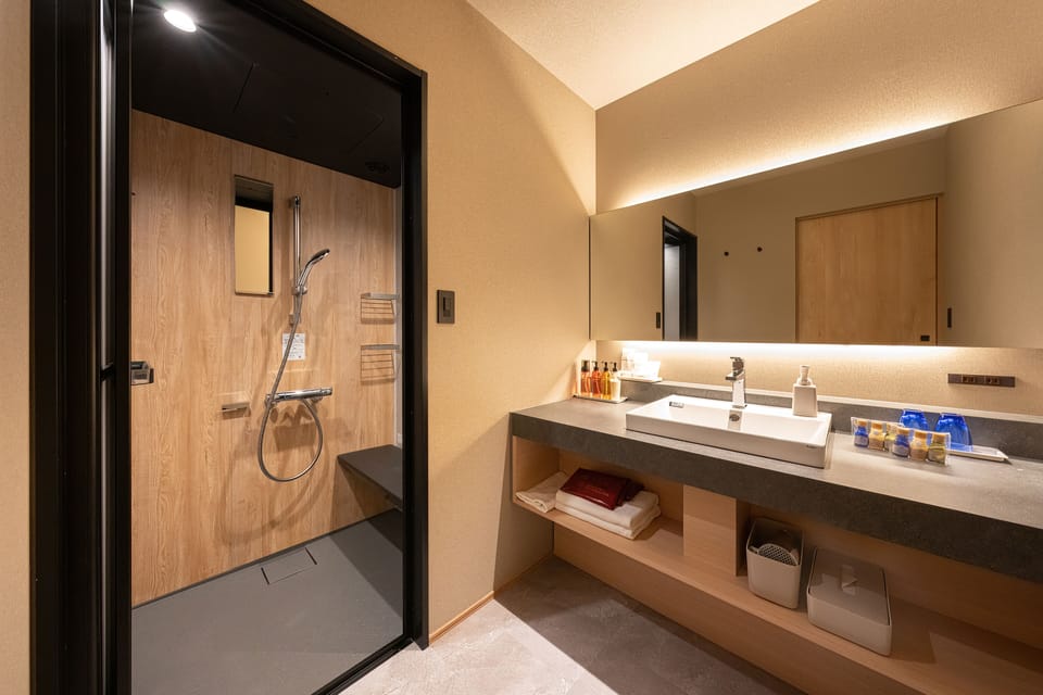 Japanese Western Style Room | Bathroom | Free toiletries, hair dryer, bidet, towels