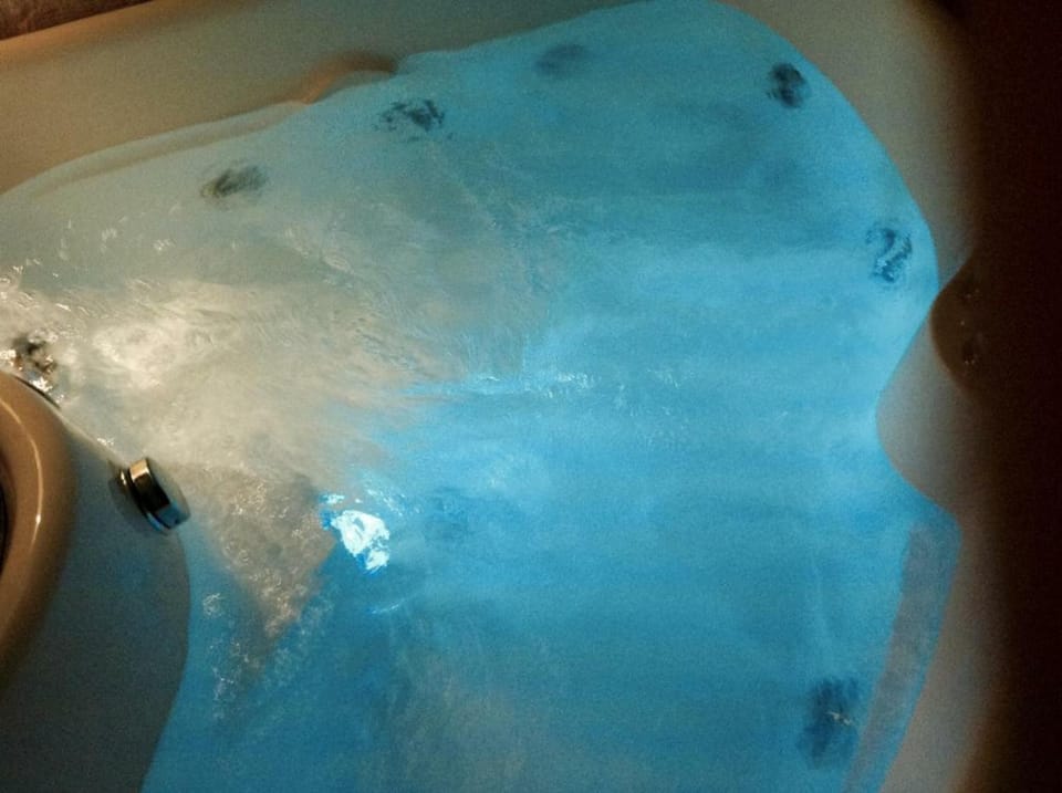 Private spa tub