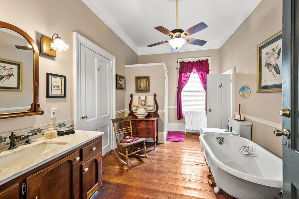 Standard Triple Room, Ensuite (The Rhett & Scarlett Suit)