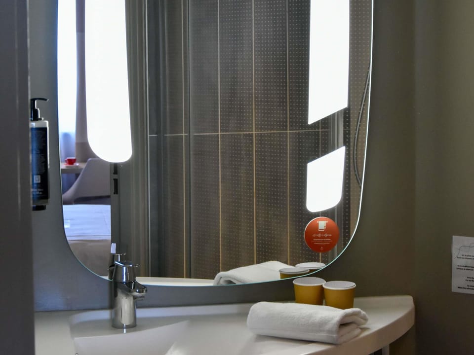 In-room safe, desk, blackout drapes, soundproofing