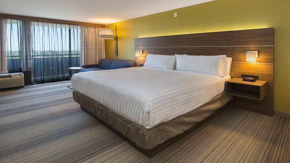 Desk, rollaway beds, free WiFi, bed sheets